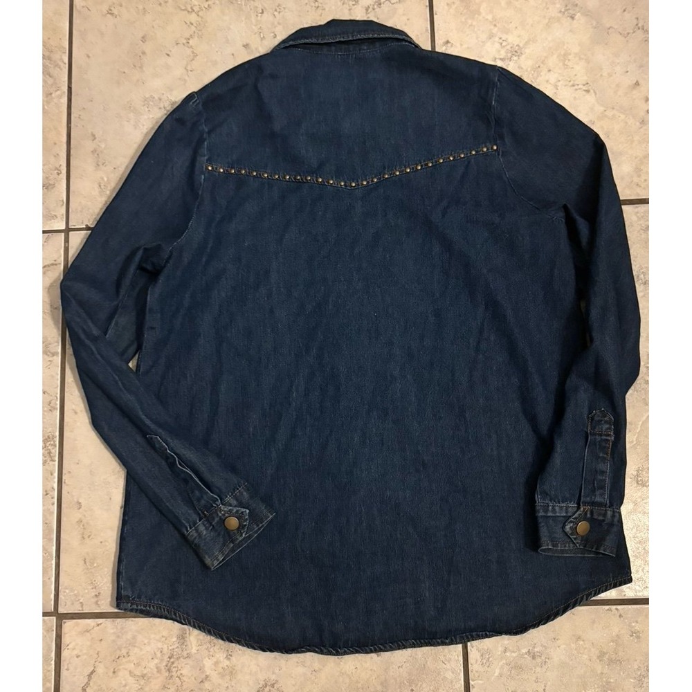 Blue B Women's Dark Wash Studded Keyhole Long Sleeve Snap Denim Shirt M - Picture 5 of 7